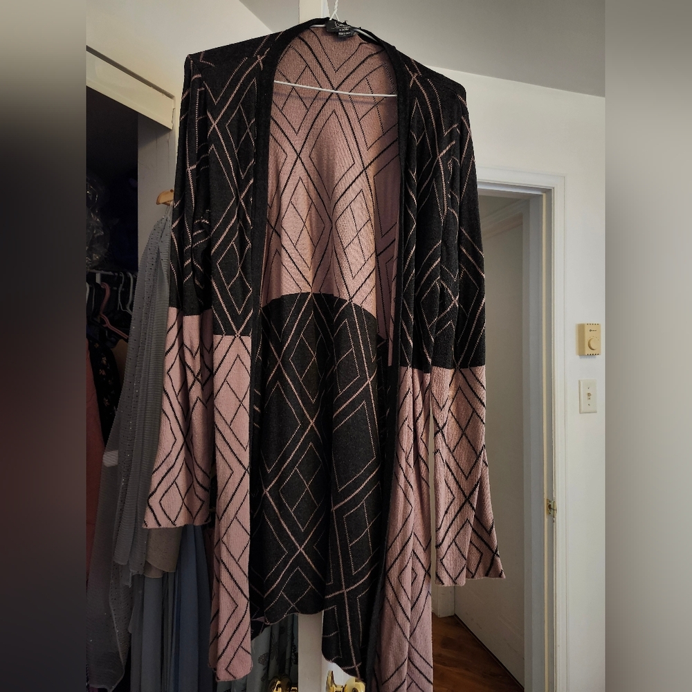 Pink and Black Geometric Patterned Cardigan